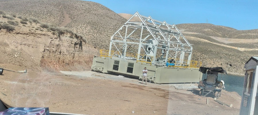 آب شیرین کن پانتون که آماده انتقال به سطح آب